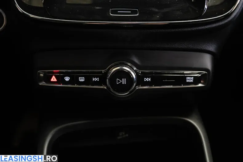 Volvo XC40 din 2020 cu 123.496 km - oferta VOL241329 - foto 17