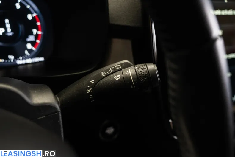 Volvo XC40 din 2020 cu 123.496 km - oferta VOL241329 - foto 26