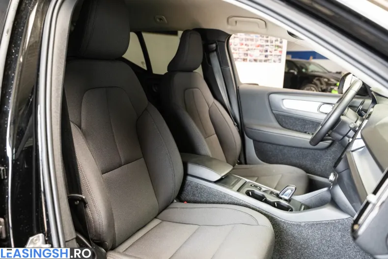 Volvo XC40 din 2020 cu 123.496 km - oferta VOL241329 - foto 30