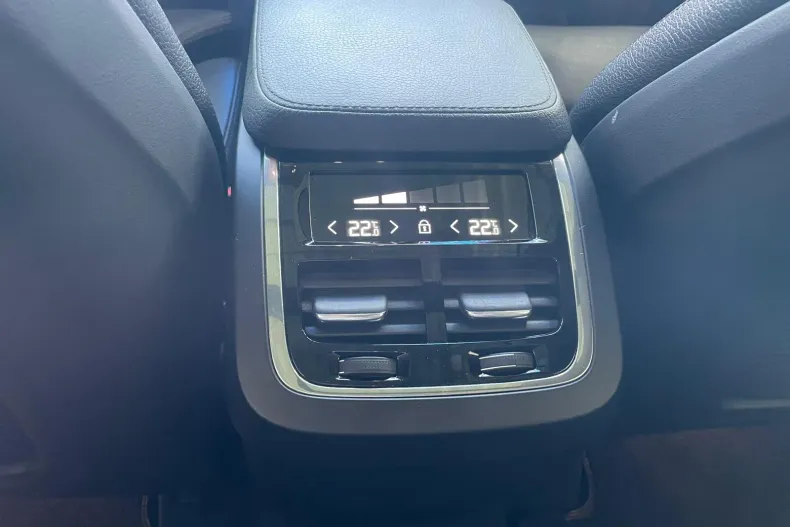 Volvo XC90 din 2021 cu 129.000 km - oferta VOL241331 - foto 18