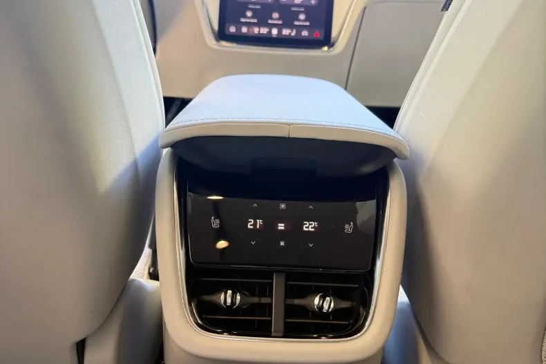 Volvo EX90 din 2024 cu 13.500 km - oferta VOL241334 - foto 24