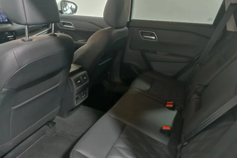 Nissan X-Trail din 2025 cu 5.900 km - oferta NIS241336 - foto 11