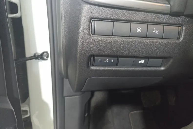 Nissan X-Trail din 2025 cu 5.900 km - oferta NIS241336 - foto 19