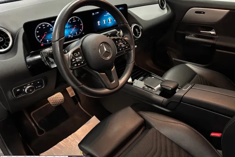 Mercedes-Benz GLA 180 (Clasa GLA) din 2023 cu 51.000 km - oferta MER241343 - foto 13
