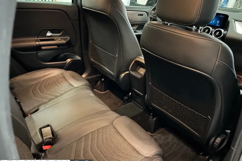 Mercedes-Benz GLA 180 (Clasa GLA) din 2023 cu 51.000 km - oferta MER241343 - foto 20