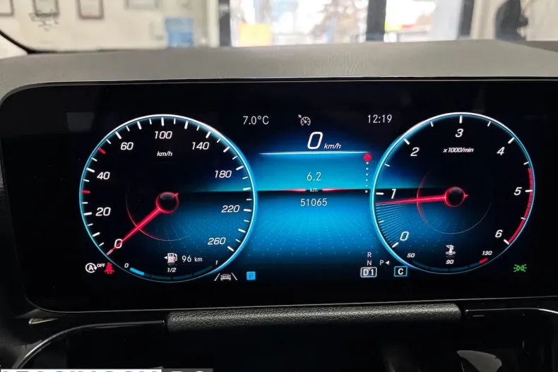 Mercedes-Benz GLA 180 (Clasa GLA) din 2023 cu 51.000 km - oferta MER241343 - foto 23