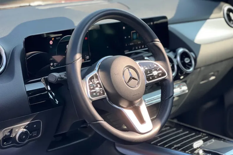 Mercedes-Benz GLA 250 (Clasa GLA) din 2023 cu 19.354 km - oferta MER241346 - foto 8