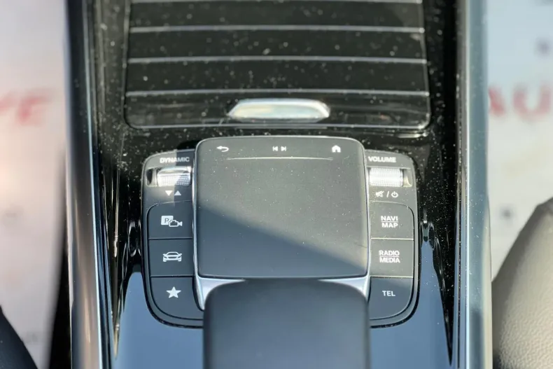 Mercedes-Benz GLA 250 (Clasa GLA) din 2023 cu 19.354 km - oferta MER241346 - foto 17