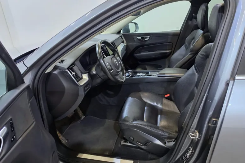 Volvo XC60 din 2021 cu 137.215 km - oferta VOL241374 - foto 7