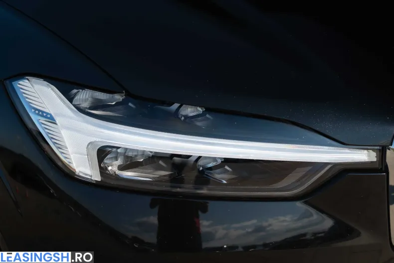 Volvo XC60 din 2021 cu 152.189 km - oferta VOL241378 - foto 12