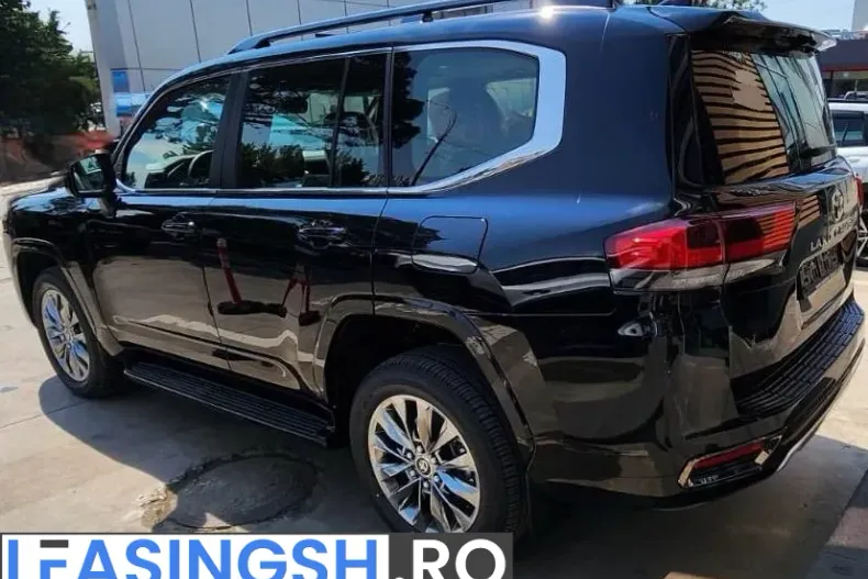 Toyota Land Cruiser 300 din 2026 cu 10 km - oferta TOY241384 - foto 3