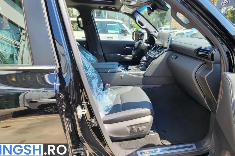 Toyota Land Cruiser 300 din 2026 cu 10 km - oferta TOY241384 - foto 10