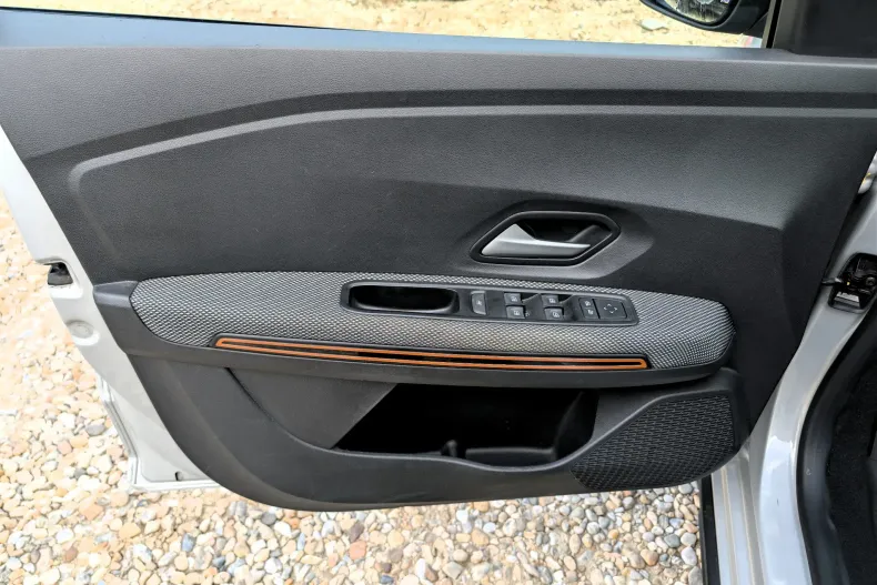 Dacia Sandero Stepway din 2023 cu 71.429 km - oferta DAC241386 - foto 10