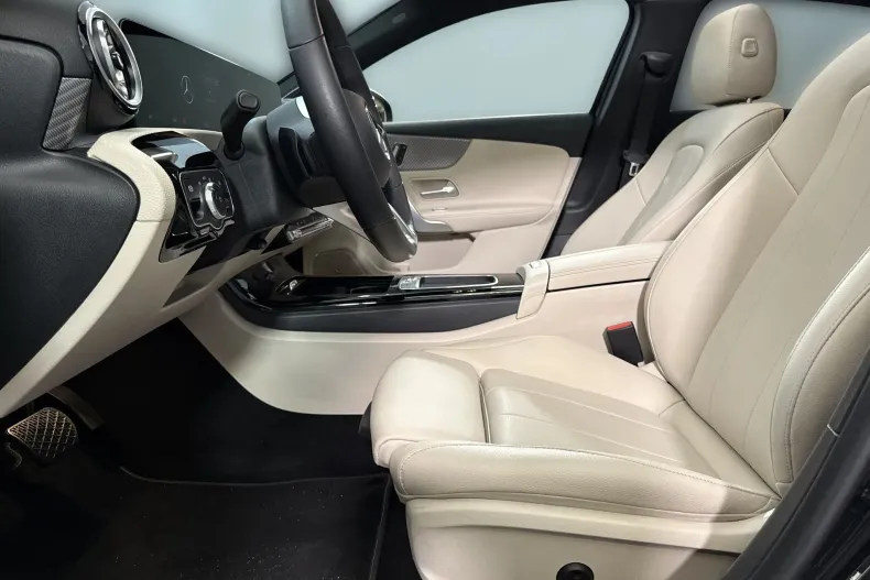 Mercedes-Benz A 200 (Clasa A) din 2023 cu 12.740 km - oferta MER241450 - foto 23