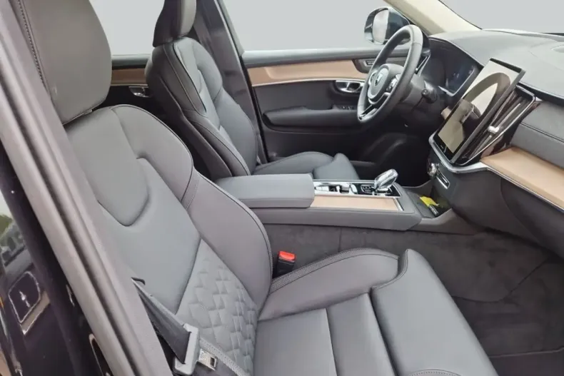 Volvo XC90 din 2025 cu 16.851 km - oferta VOL241470 - foto 12