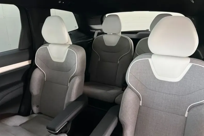 Volvo EX90 din 2025 cu 17.305 km - oferta VOL241471 - foto 27