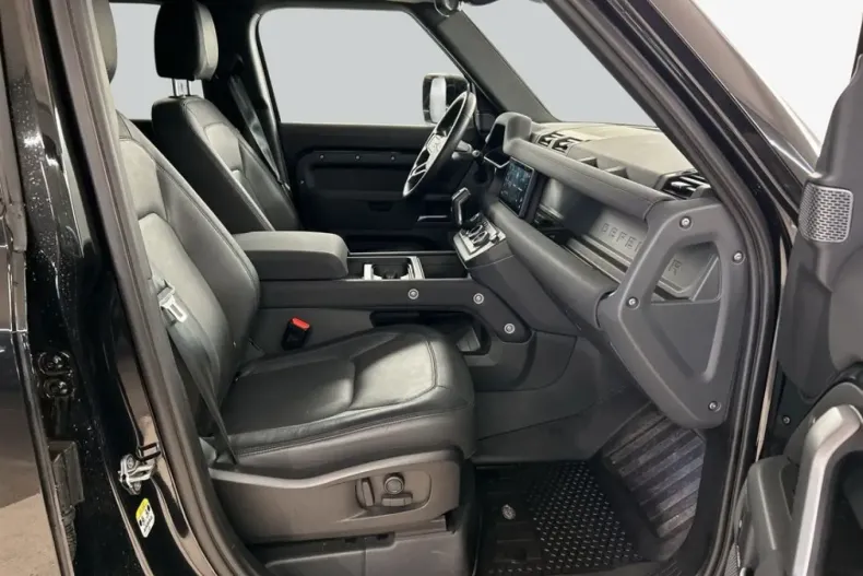 Land Rover Defender din 2023 cu 63.092 km - oferta LAN241472 - foto 3