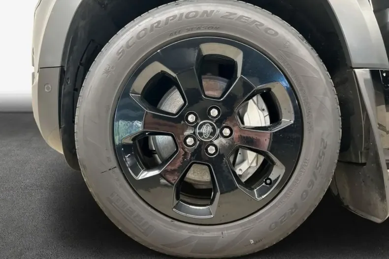 Land Rover Defender din 2023 cu 63.092 km - oferta LAN241472 - foto 9