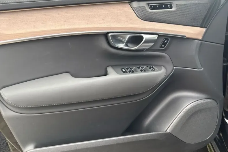 Volvo XC90 din 2025 cu 14.448 km - oferta VOL241473 - foto 19