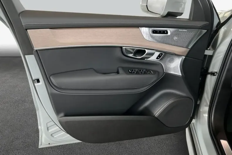 Volvo XC90 din 2025 cu 13.222 km - oferta VOL241477 - foto 19