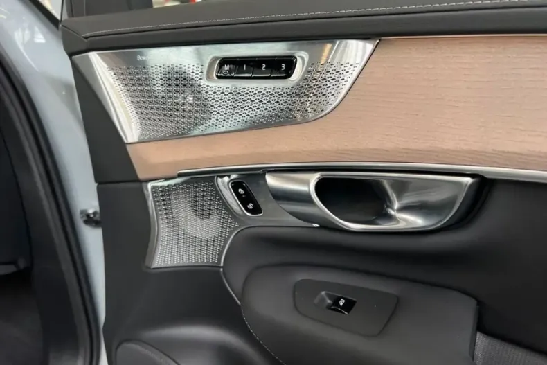 Volvo XC90 din 2025 cu 13.222 km - oferta VOL241477 - foto 20