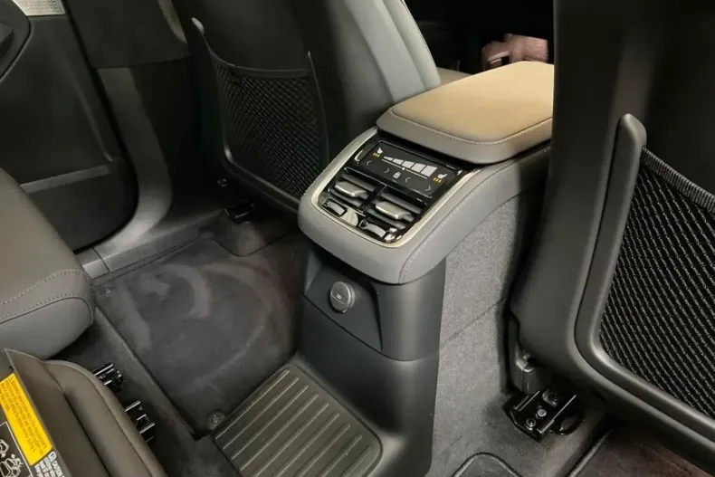Volvo XC90 din 2025 cu 13.222 km - oferta VOL241477 - foto 22
