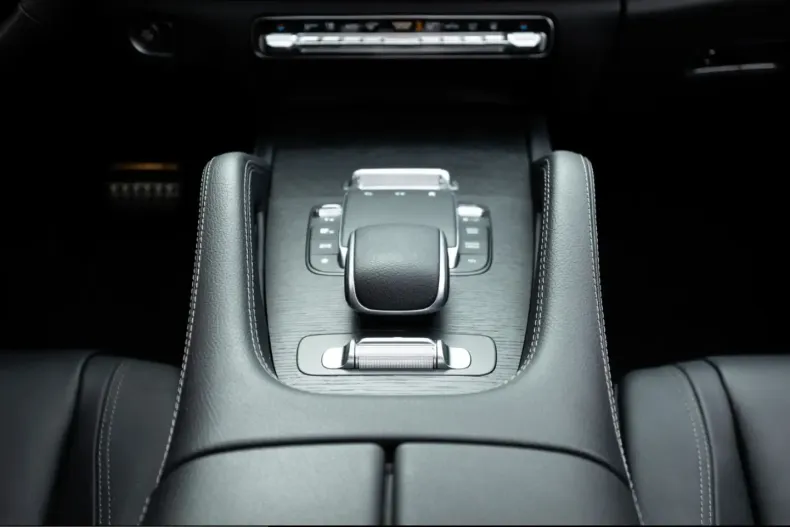 Mercedes-Benz GLE 400 (Clasa GLE) din 2024 cu 29.997 km - oferta MER241481 - foto 27