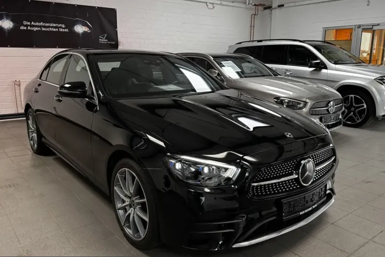 Mercedes-Benz E 300 (Clasa E) din 2021 cu 70.906 km - oferta MER241484 - foto 1