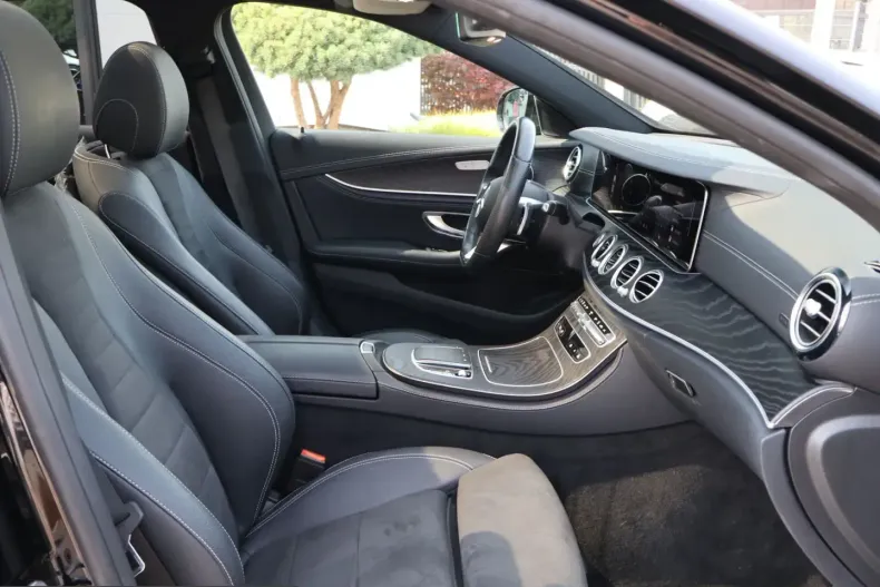 Mercedes-Benz E 300 (Clasa E) din 2021 cu 84.200 km - oferta MER241488 - foto 23