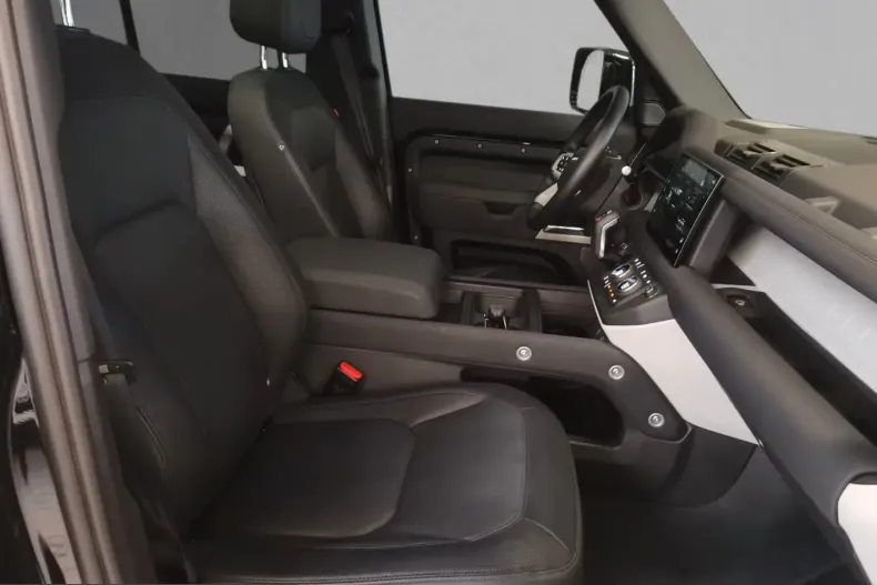 Land Rover Defender din 2023 cu 58.732 km - oferta LAN241489 - foto 3