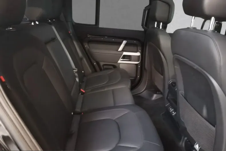 Land Rover Defender din 2023 cu 58.732 km - oferta LAN241489 - foto 5