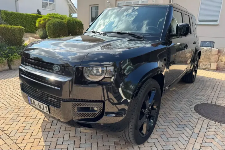 Land Rover Defender din 2023 cu 61.900 km - oferta LAN241490 - foto 3