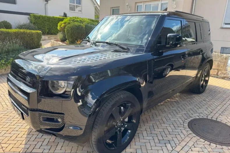 Land Rover Defender din 2023 cu 61.900 km - oferta LAN241490 - foto 4