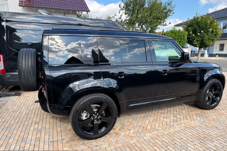 Land Rover Defender din 2023 cu 61.900 km - oferta LAN241490 - foto 7