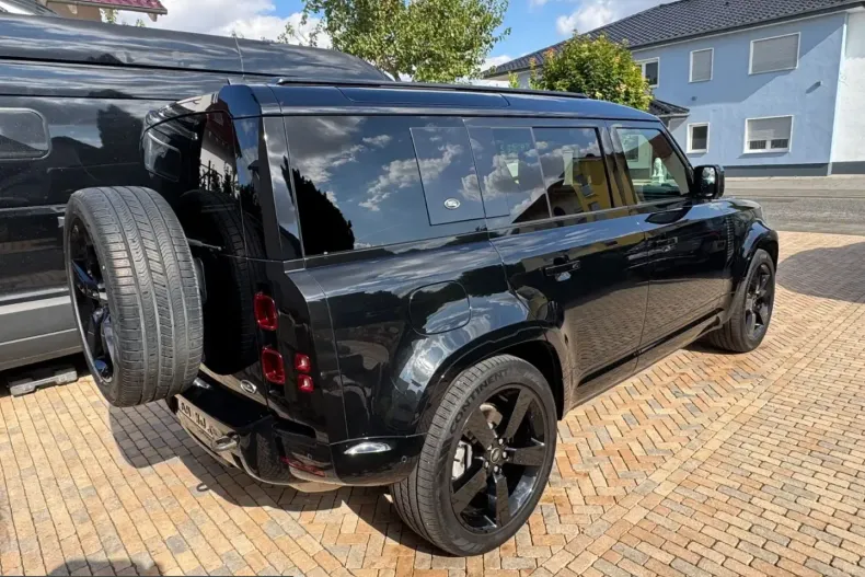 Land Rover Defender din 2023 cu 61.900 km - oferta LAN241490 - foto 8