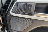 Land Rover Defender din 2023 cu 61.900 km - oferta LAN241490 - foto 15
