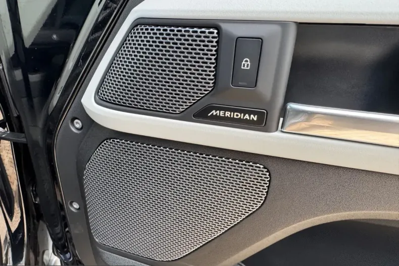 Land Rover Defender din 2023 cu 61.900 km - oferta LAN241490 - foto 15
