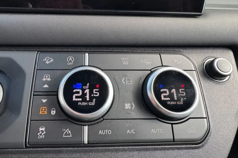 Land Rover Defender din 2023 cu 61.900 km - oferta LAN241490 - foto 22