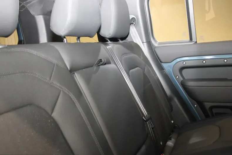 Land Rover Defender din 2025 cu 32.700 km - oferta LAN241492 - foto 8