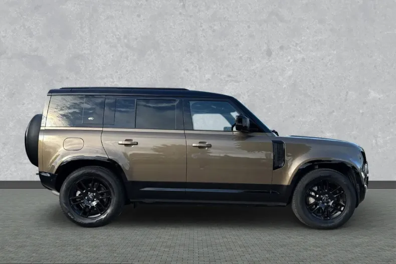 Land Rover Defender din 2023 cu 57.049 km - oferta LAN241493 - foto 6