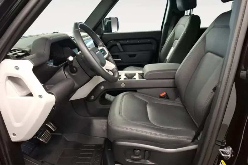 Land Rover Defender din 2024 cu 64.202 km - oferta LAN241494 - foto 6