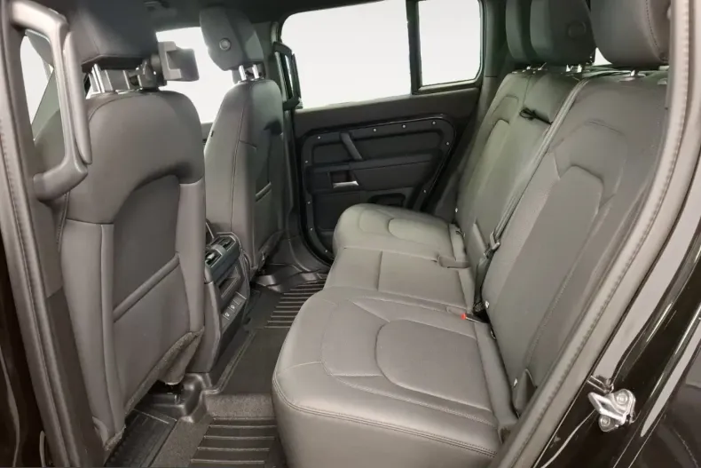 Land Rover Defender din 2024 cu 64.202 km - oferta LAN241494 - foto 7