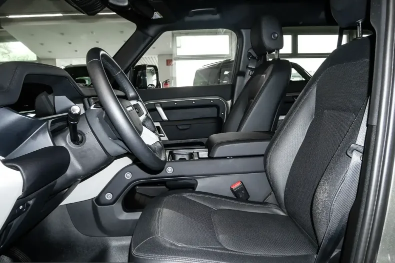 Land Rover Defender din 2023 cu 28.160 km - oferta LAN241497 - foto 5