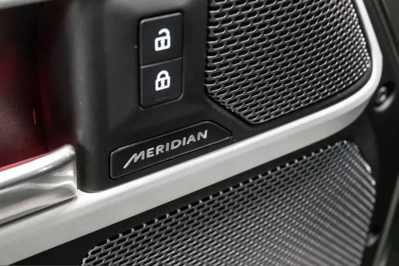 Land Rover Defender din 2023 cu 28.160 km - oferta LAN241497 - foto 14