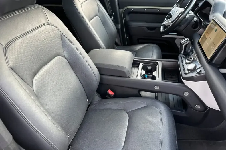 Land Rover Defender din 2023 cu 66.000 km - oferta LAN241498 - foto 10