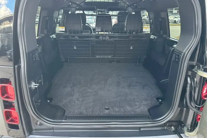 Land Rover Defender din 2023 cu 66.000 km - oferta LAN241498 - foto 12