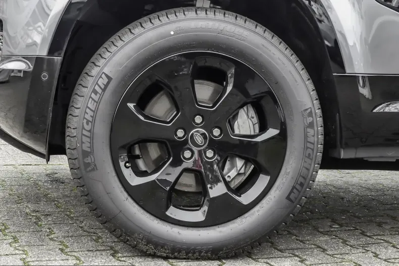 Land Rover Defender din 2023 cu 25.020 km - oferta LAN241499 - foto 9