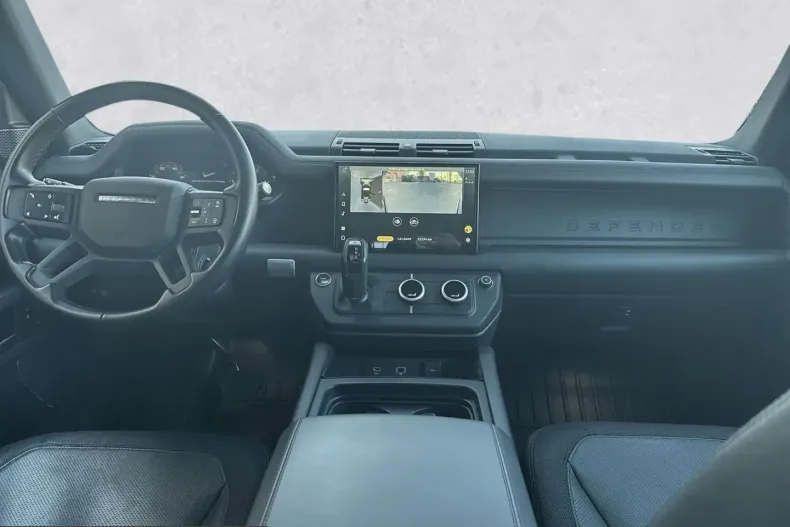 Land Rover Defender din 2023 cu 56.879 km - oferta LAN241500 - foto 4