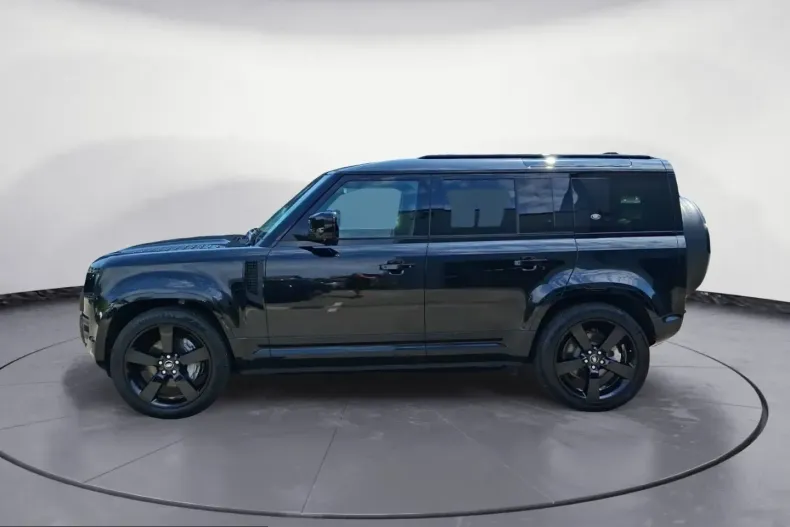 Land Rover Defender din 2024 cu 41.245 km - oferta LAN241501 - foto 2