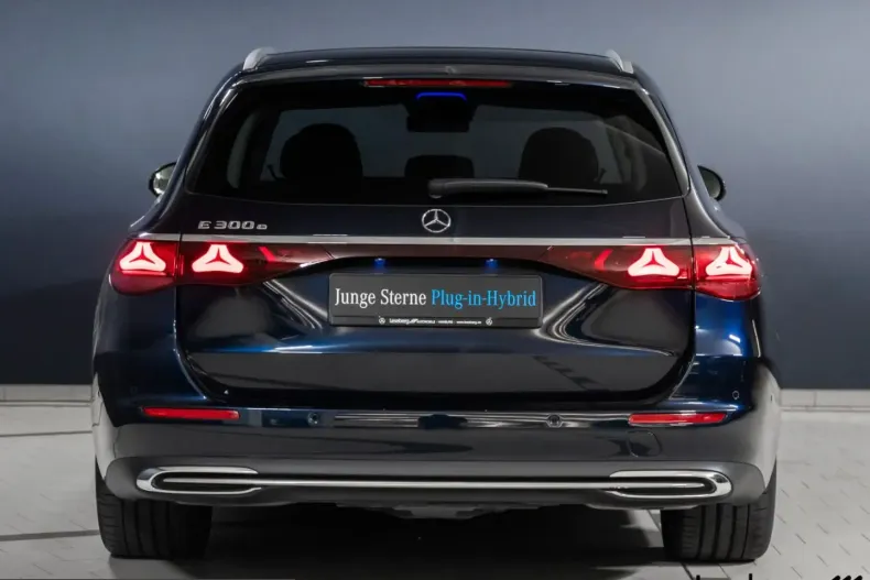 Mercedes-Benz E 300 (Clasa E) din 2024 cu 19.088 km - oferta MER241514 - foto 6